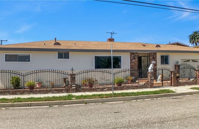 11889 Cedar Avenue - 11889 Cedar Avenue, Hawthorne, CA 90250