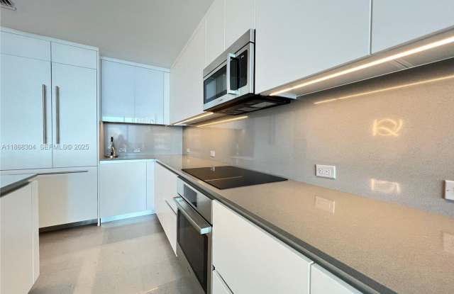 68 SE 6th Street 1003, Miami, FL 33131 photos photos