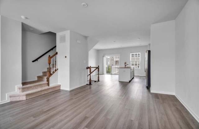 7 HAMILTON Court Gallery 4
