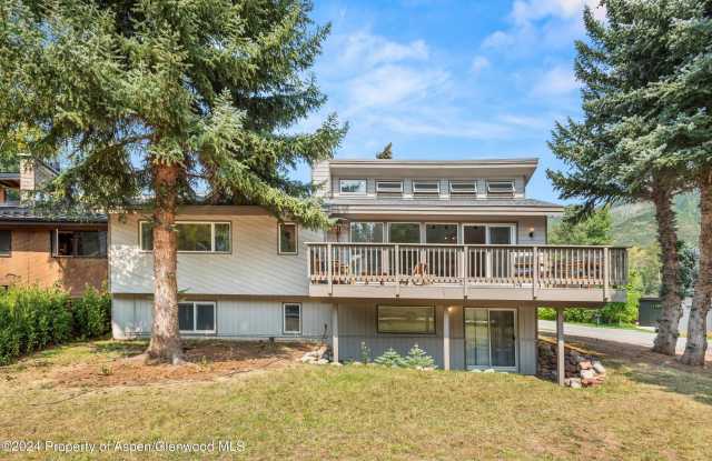 1275 Snowbunny Lane photos photos