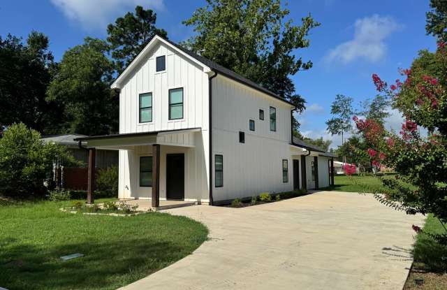111 S College St photos photos