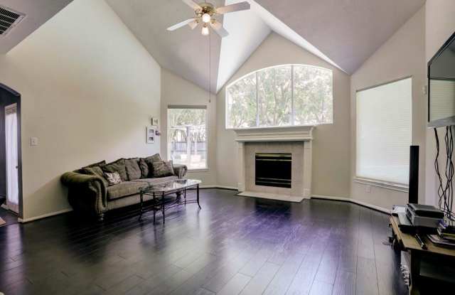 18042 Somerset Knolls Gallery 3