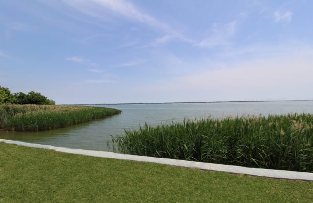 Bay Island at Harbor Point Gallery 2