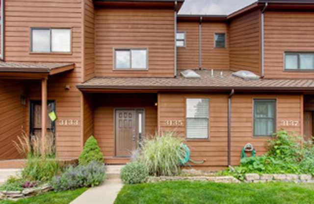 Charming 3 Bedroom Townhome in North Boulder photos photos