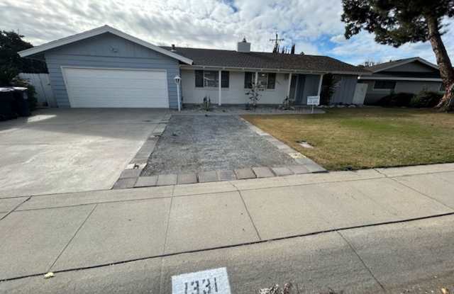 1331 S. Chatham photos photos