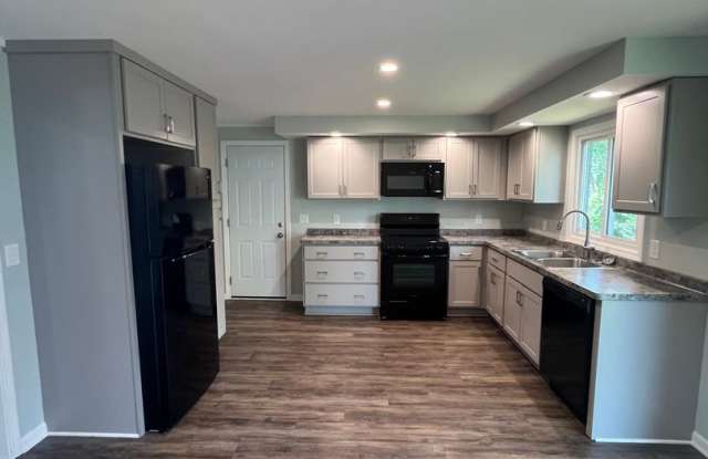 Spacious 3-Bedroom Home! Available Now! Gallery 3
