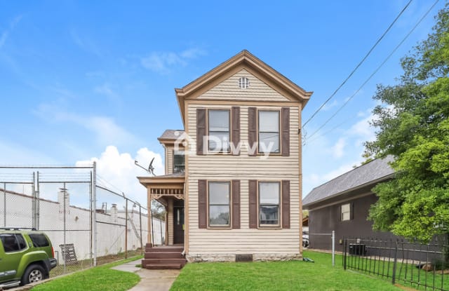 1833 Pleasant Avenue - 1833 Pleasant Avenue, Hamilton, OH 45015