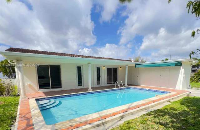 3225 Southwest 94th Avenue photos photos