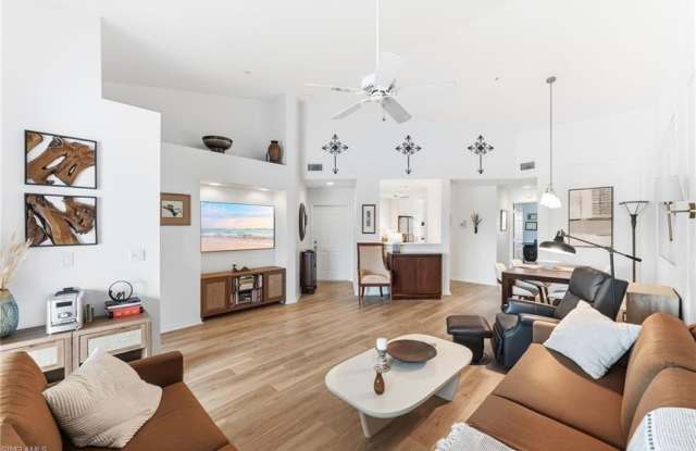 6930 Huntington Lakes Cir Gallery 2