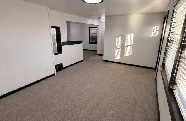 2820 Orchard Avenue Gallery 2