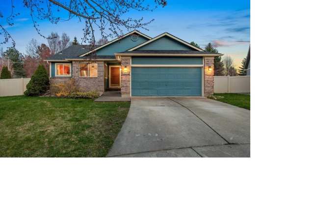 Spacious home with finished basement in Coeur d’Alene Place photos photos