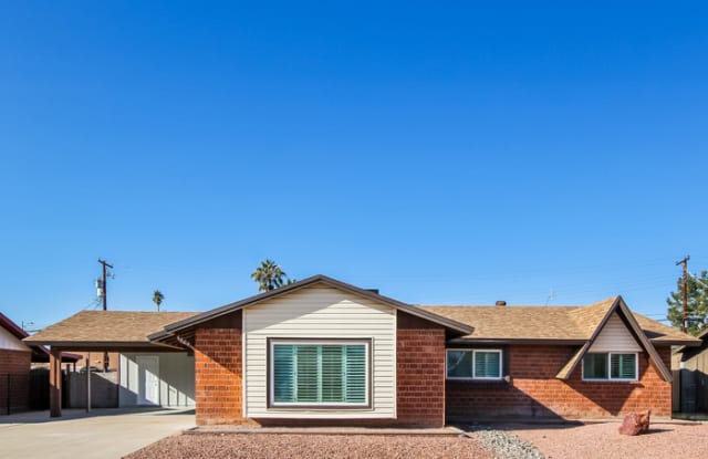 6308 North 40th Drive Gallery 1