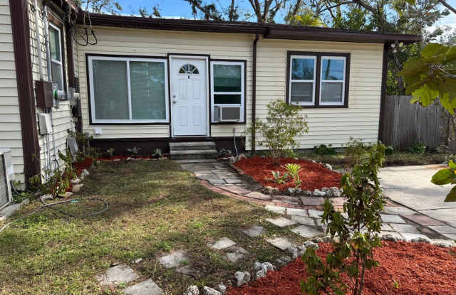 Newly Renovated 1-Bedroom w/ HUGE Walk-In Closet! photos photos