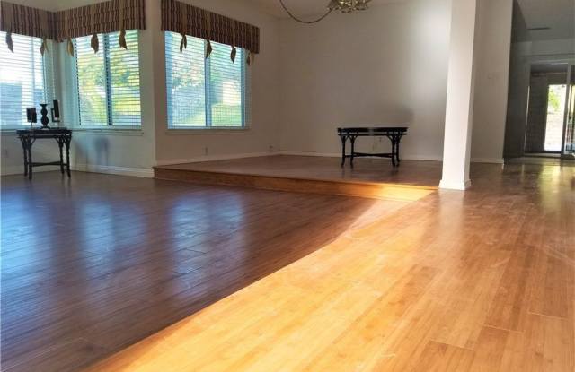 2821 Greenleaf Drive Gallery 4