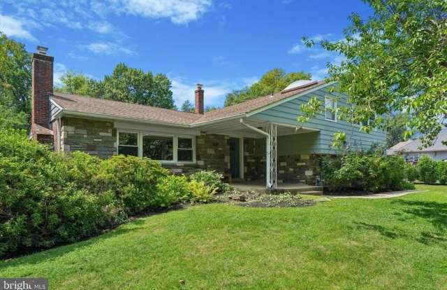 1910 STONE RIDGE LANE Gallery 2
