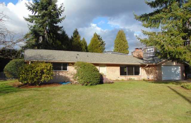 3 Bedroom/1.75 Bath Bellevue Remodeled Rambler! Great Location! photos photos