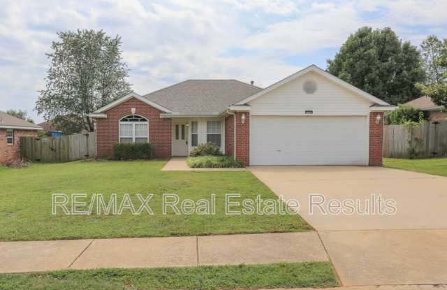 1071 Evergreen St photos photos