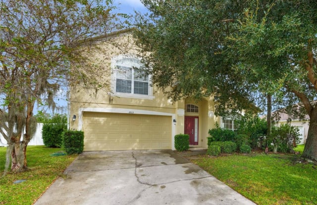 2013 VICTORIA FALLS DRIVE - 2013 Victoria Falls Drive, Meadow Woods, FL 32824