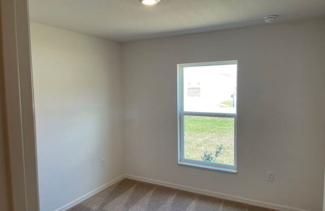Like new 5/3/2 with screened in porch and much more... photos photos