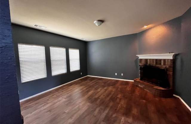 617 Twin Knoll Drive Gallery 2