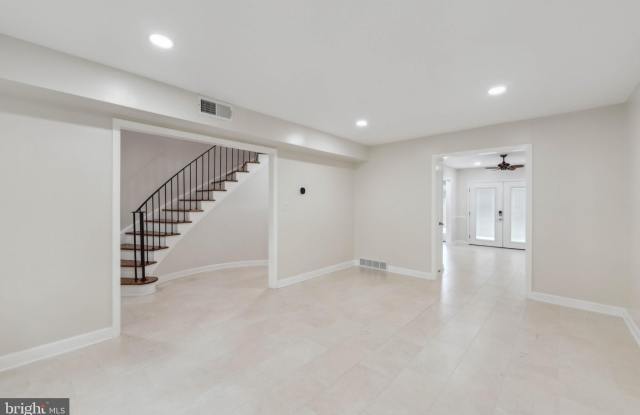 6008 WATERBURY Court Gallery 2