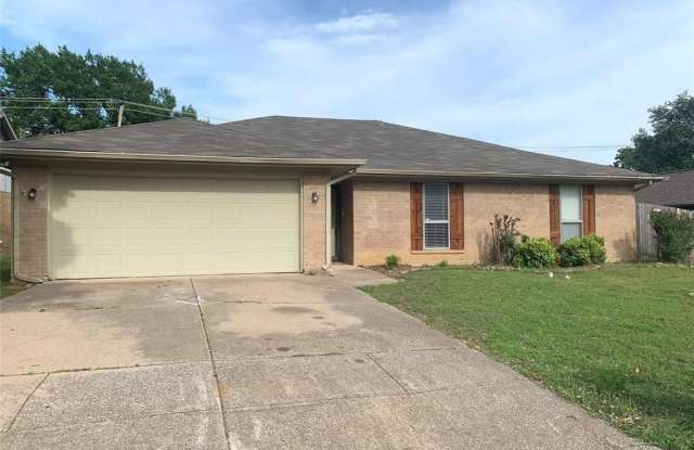 2219 Lavon Creek Lane - 2219 Lavon Creek Lane, Arlington, TX 76006