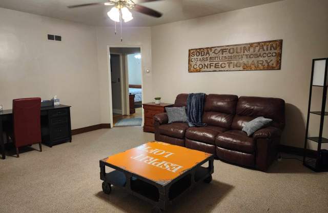 119 8th Ave NE - 119 8th Avenue Northeast, Watertown, SD 57201