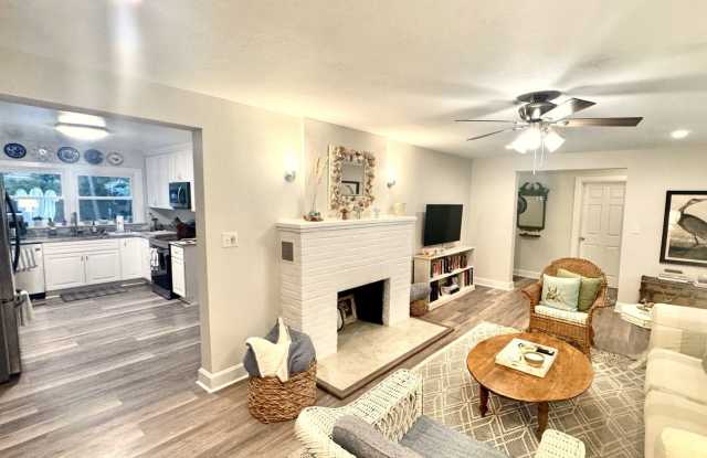 Beautiful 4 bed/3 bath home on large corner lot. photos photos
