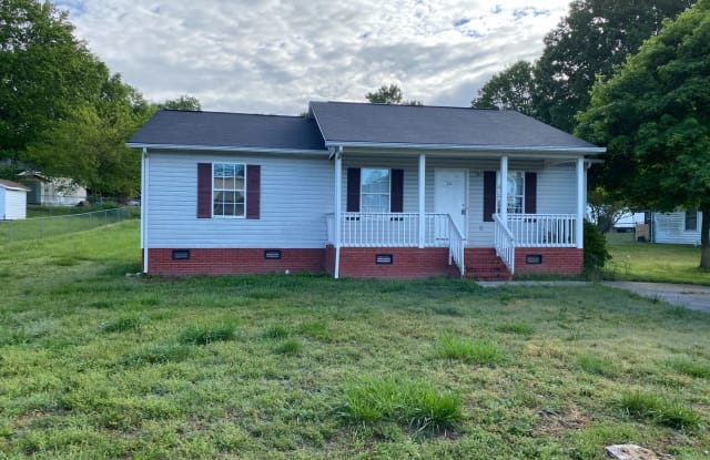 205 Putnam St - 205 Putnam Street, Cherryville, NC 28021