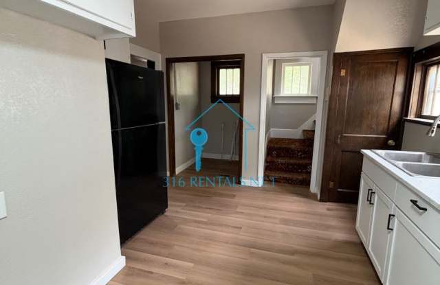 Four bedroom one and a half bath available now! Gallery 4
