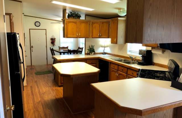 7754 S 1600 W Gallery 3