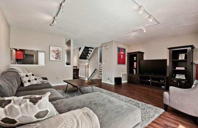 2404 Bronze Tree Drive Gallery 2