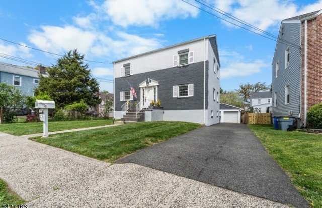 12 Roosevelt Ave photos photos