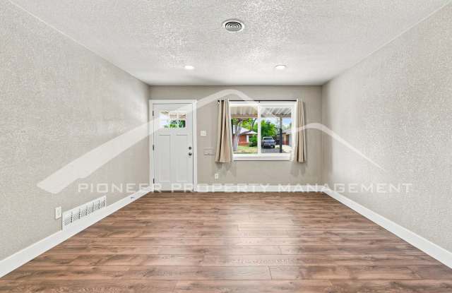 Spacious 4BR/2BA with Updated Kitchen & AC in Aurora Gallery 4
