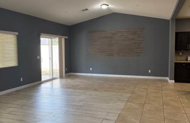 Winchester 6 Bed 3 Bath Home For Lease - Call Kim 760-672-1495 Gallery 4