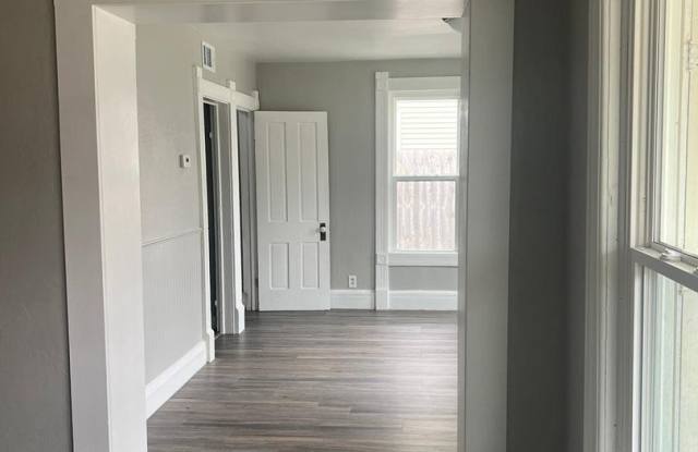 FOR RENT: Recently renovated home in Neenah! Gallery 4