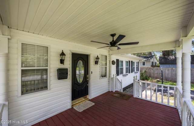 Spacious updated home in Jax - Pet Friendly - Great Location Gallery 4