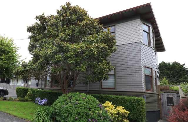 Spacious Updated Victorian Apartment, some utilities included photos photos Spacious Updated Victorian Apartment, some utilities included photos photos