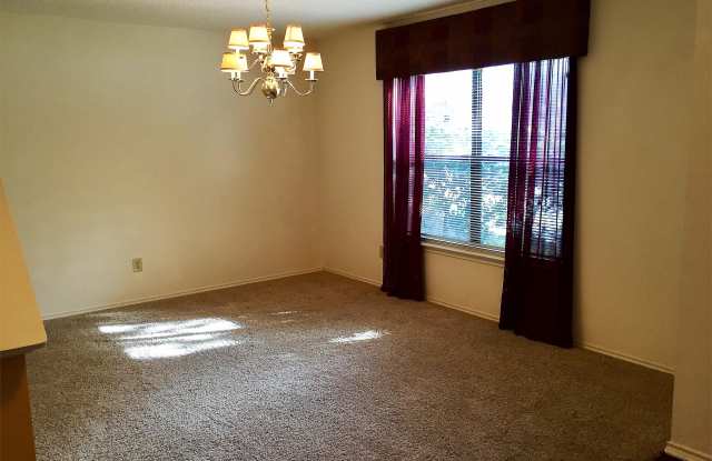 319 Clover Creek San Antonio, TX 78245 Gallery 2