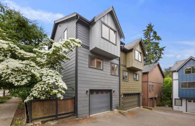 West Seattle - Large Bright 2 Bedroom 1.75 bath Delridge Townhouse photos photos West Seattle - Large Bright 2 Bedroom 1.75 bath Delridge Townhouse photos photos
