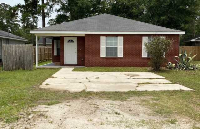 3 Bedroom 2 Bath House in Magnolia Gardens photos photos