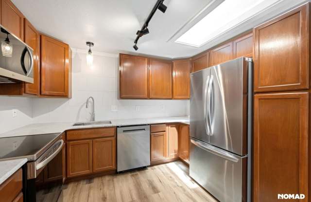 Newly Renovated 4BR Duplex in SW Loveland photos photos
