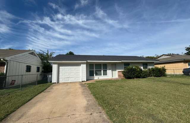 Adorable 3 bedroom 1.5 bathroom in Tulsa photos photos