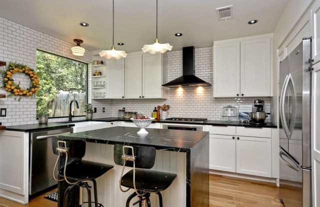 6902  Twin Crest DR Gallery 4