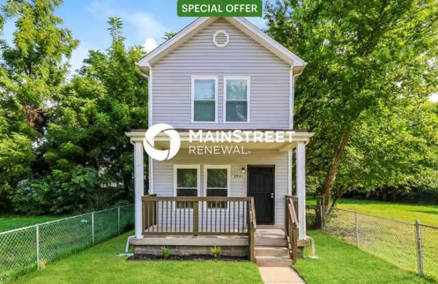 2541 Rowan Street photos photos