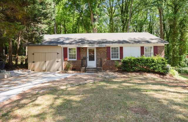 Updated 3Bed Ranch in North Raleigh, Private Fenced Backyard + Great Location photos photos