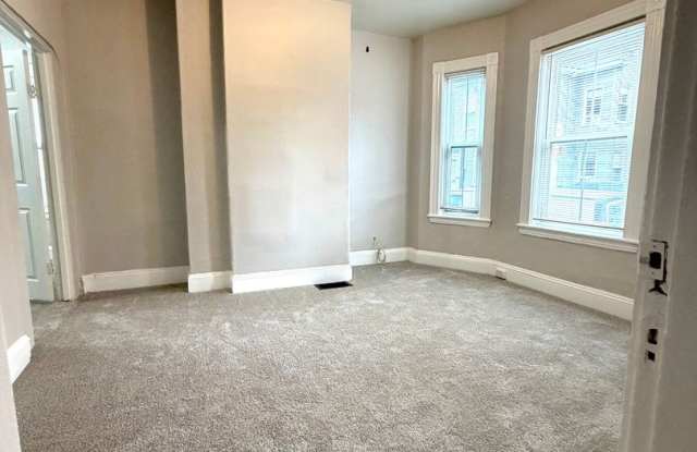 Gorgeous Modern Lower Allston Apt w office NO FEE, Pet Friendly Gallery 3