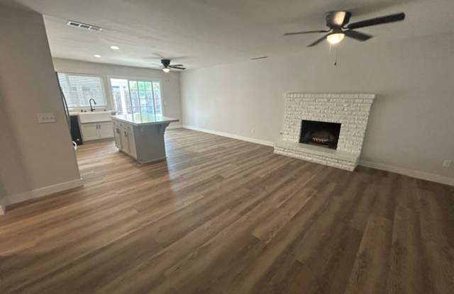 Newly remodeled 3 Bedroom 2 Bathroom in SW Visalia!! $300 off First Month's Rent!!!! Gallery 3