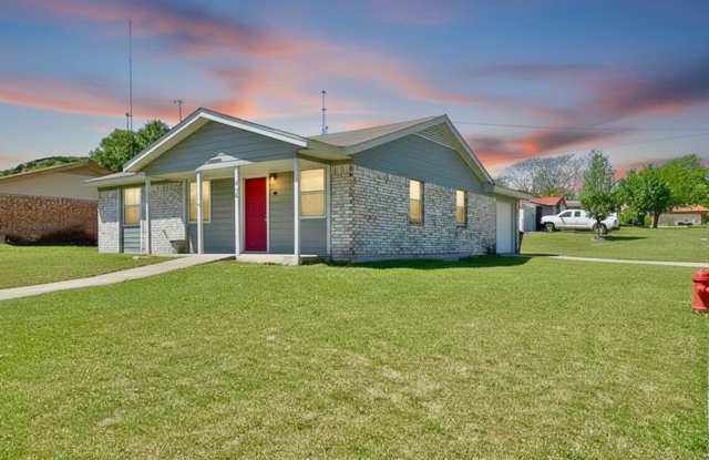 NOW AVAILABLE!! - 1005 Dryden Avenue, Copperas Cove, TX 76522