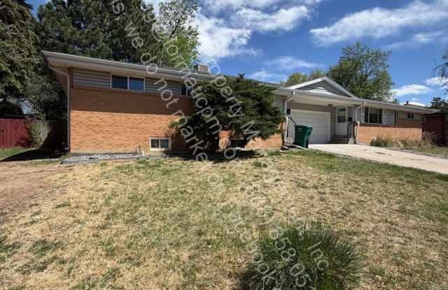 Pet Friendly - Spacious 4 Bedroom 1.5 Bathrooms Home with Flexible Layout in Wheat Ridge photos photos